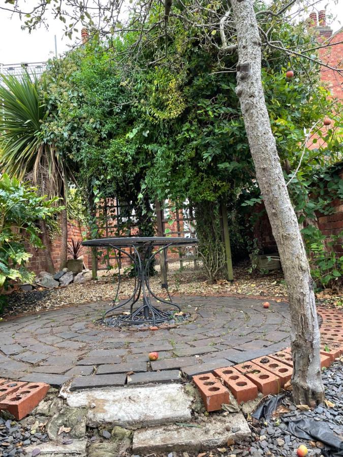 Rooms In A Victorian Comfortable 4-Bedroom House In Milton Keynes Rooms Not En-Suites Wolverton  Екстериор снимка