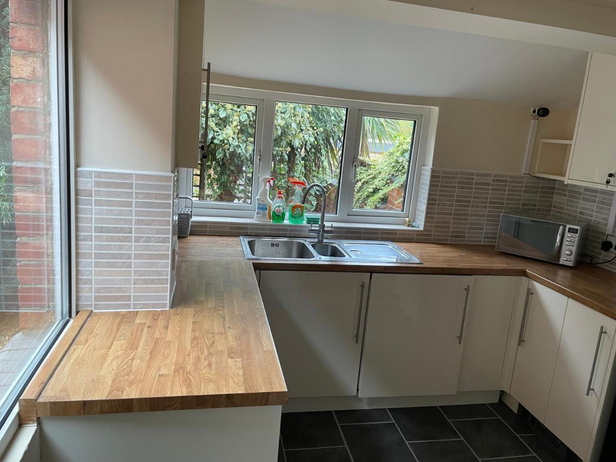 Rooms In A Victorian Comfortable 4-Bedroom House In Milton Keynes Rooms Not En-Suites Wolverton  Екстериор снимка